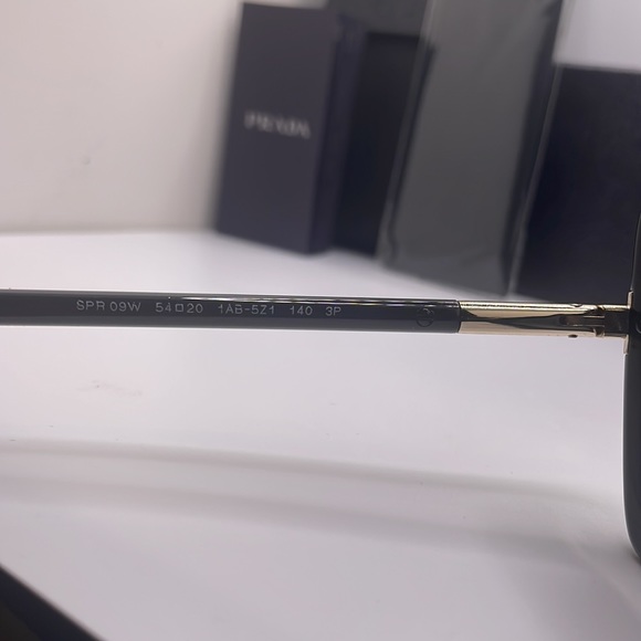 Prada Spr 09w 0PR 09WS Sunglasses PRADA
PR 09WS Nwt Black & Gold - Picture 4 of 6